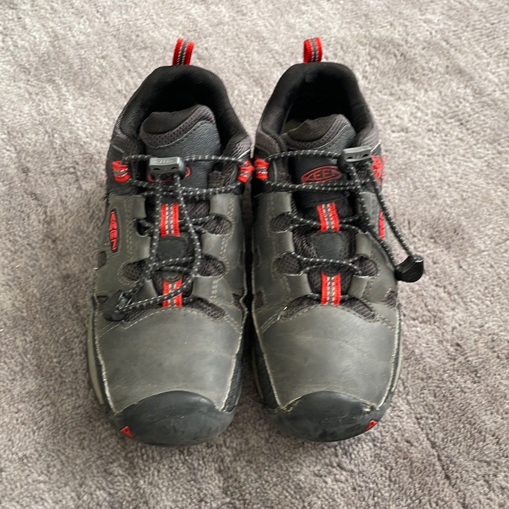 Keen, size 3 boys hiking shoes